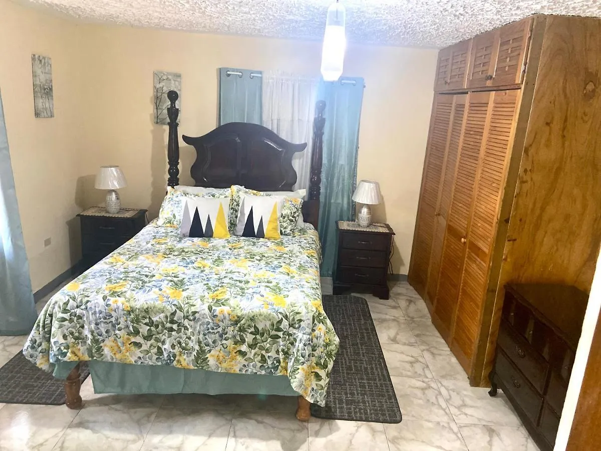 Coolworthy Cozy Retreat Daire Mandeville